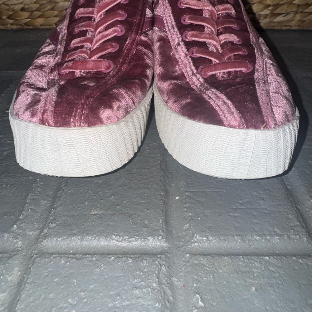 Tretorn Nylite Bold Shoes Women 7.5 Mauve Crushed Velvet Platform Lace Up Casual - Picture 7 of 13